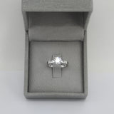 Elegant GIA-Certified 0.9 Ct Solitaire Diamond Engagement Ring with Arrow-Inspired Gold Band