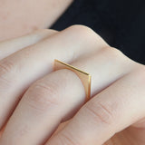 Minimalist D-Shaped 18K Gold Ring – Modern Elegant Statement Jewelry