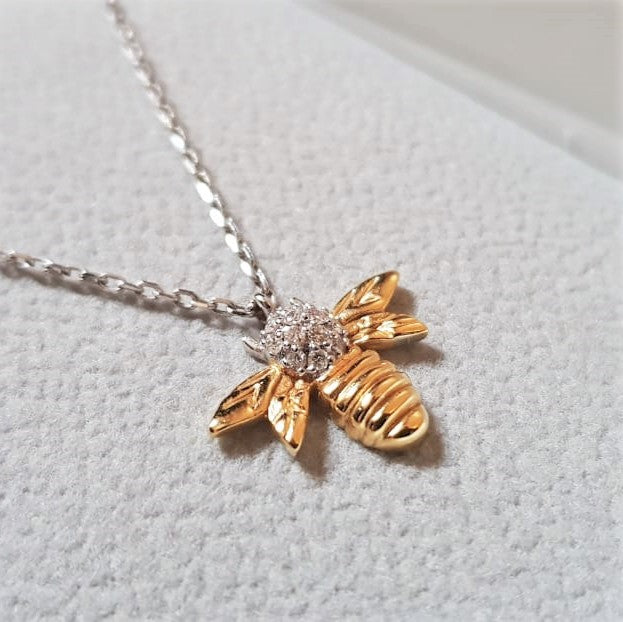 Nature Inspired Dainty Diamond Necklace - Solid 18k Gold Bee Pendant - Wedding Jewelry
