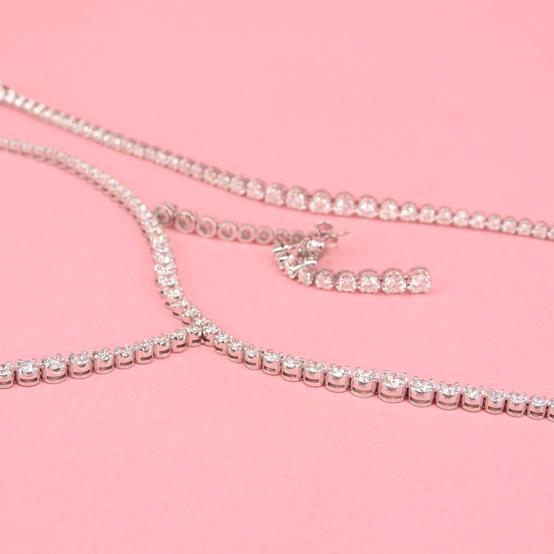 Exquisite Graduated Diamond Tennis Necklace - 6.20 Ct