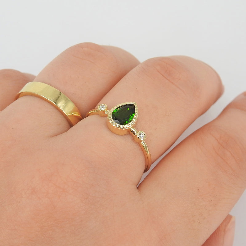 Vintage Textured Bezel Tsavorite Engagement Ring