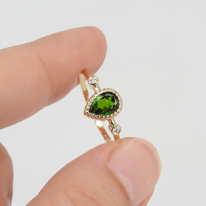 Vintage Textured Bezel Tsavorite Engagement Ring