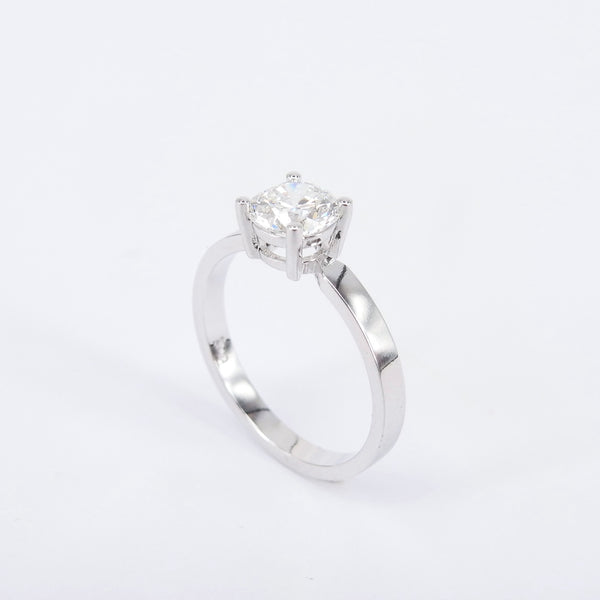 Elegant GIA-Certified 0.9 Ct Solitaire Diamond Engagement Ring with Arrow-Inspired Gold Band