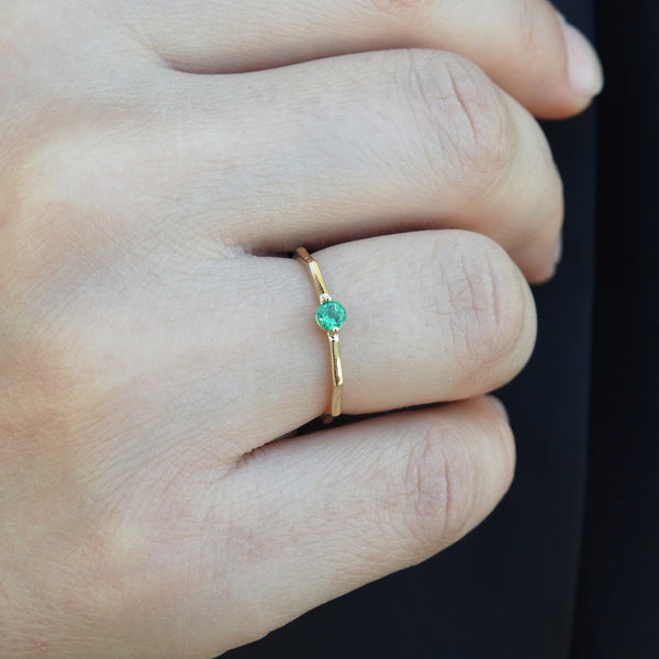 Dainty Nature-Inspired Colombian Emerald Ring – Minimalist Branch-like Emerald Stacking Ring