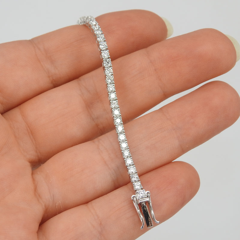 3.4 Ct Diamond Tennis Bracelet with 2.5 mm Sparkling Diamonds