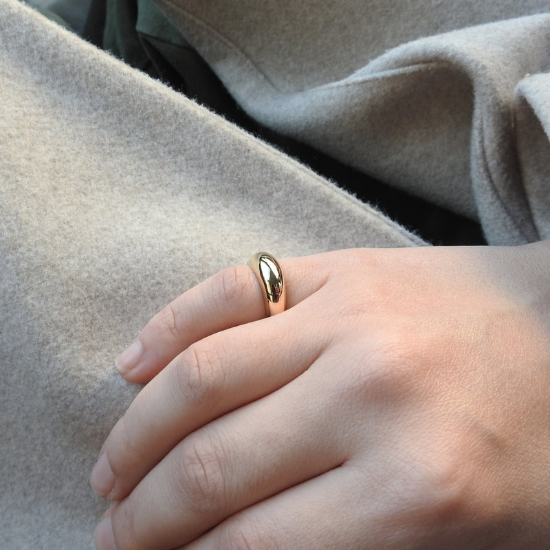 Croissant-Inspired Domed 18k Gold Band – Bold Statement Wedding Ring