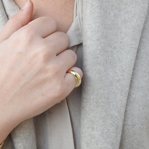 Croissant-Inspired Domed 18k Gold Band – Bold Statement Wedding Ring