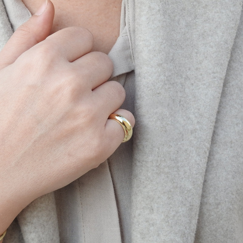 Croissant-Inspired Domed 18k Gold Band – Bold Statement Wedding Ring