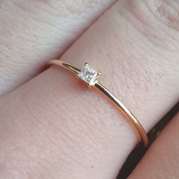 Princess Cut Diamond Engagement Ring – Minimal Square Diamond Promise Ring