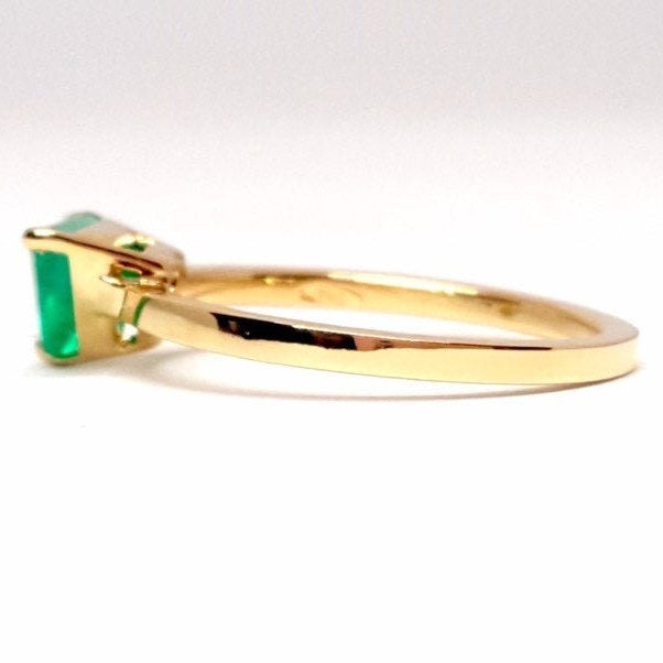 Trillion Emerald Ring