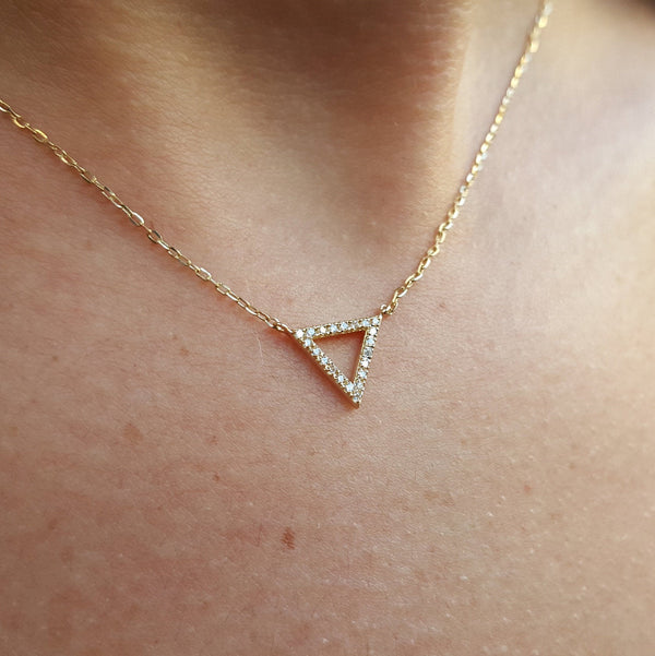 Minimalist Dainty Diamond Triangle Necklace